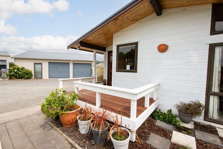 Photo of property in 47 Cowper Side Road, Dannevirke, 4976