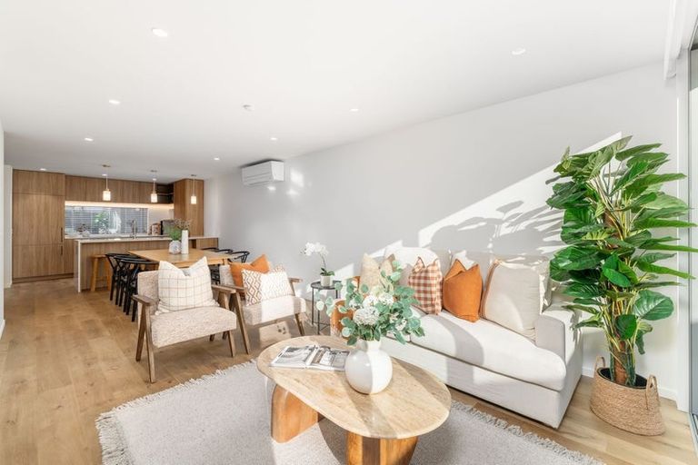 Photo of property in 2/979 Colombo Street, St Albans, Christchurch, 8014