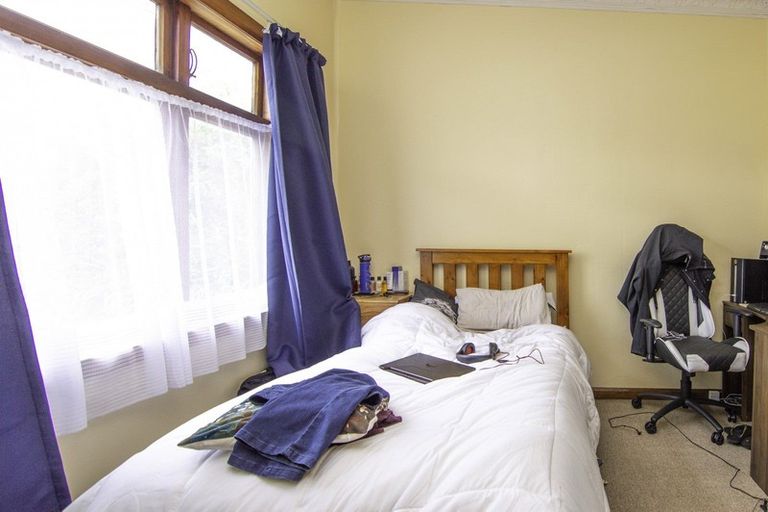 Photo of property in 11 Wellesbourne Street, Palmerston North, 4410