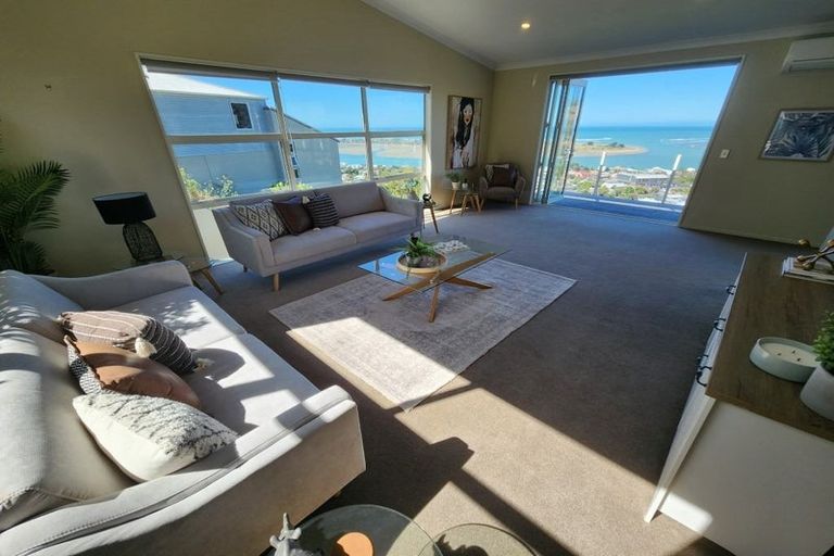 Photo of property in 6 Redcliffs View Lane, Redcliffs, Christchurch, 8081