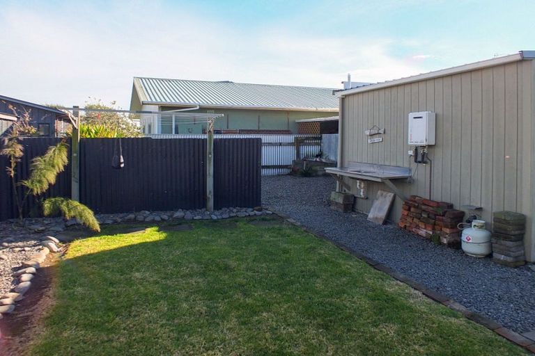 Photo of property in 50 Shortt Street, Foxton Beach, Foxton, 4815