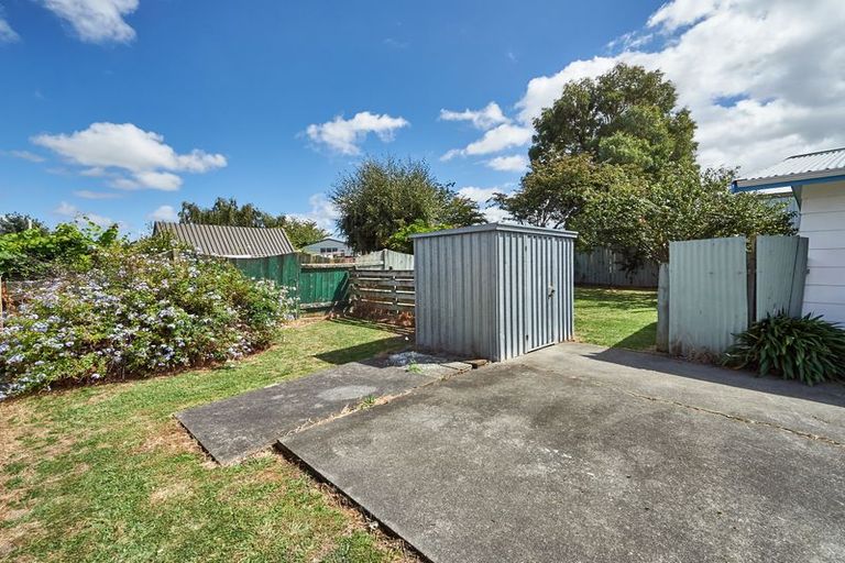 Photo of property in 2/4 Colonial Place, Kelvin Grove, Palmerston North, 4414