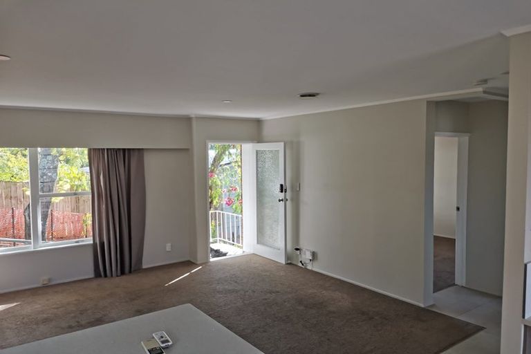 Photo of property in 2/5 Keldale Place, Forrest Hill, Auckland, 0620