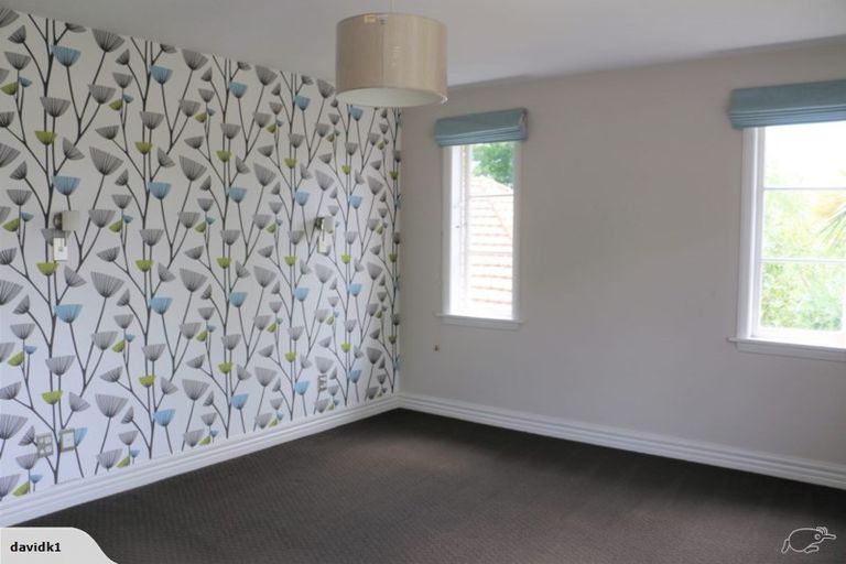 Photo of property in 35 Garreg Road, Fendalton, Christchurch, 8052