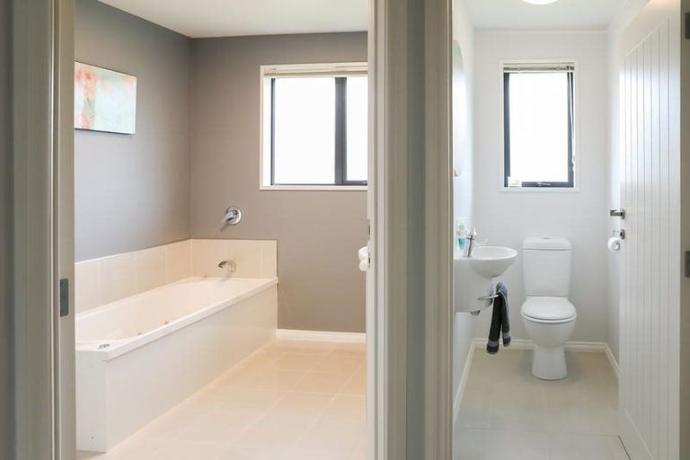 Photo of property in 1 White Hart Lane, Mosgiel, 9024