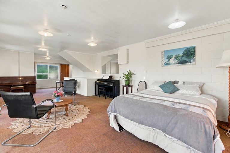 Photo of property in 7 Montana Place, Merrilands, New Plymouth, 4312