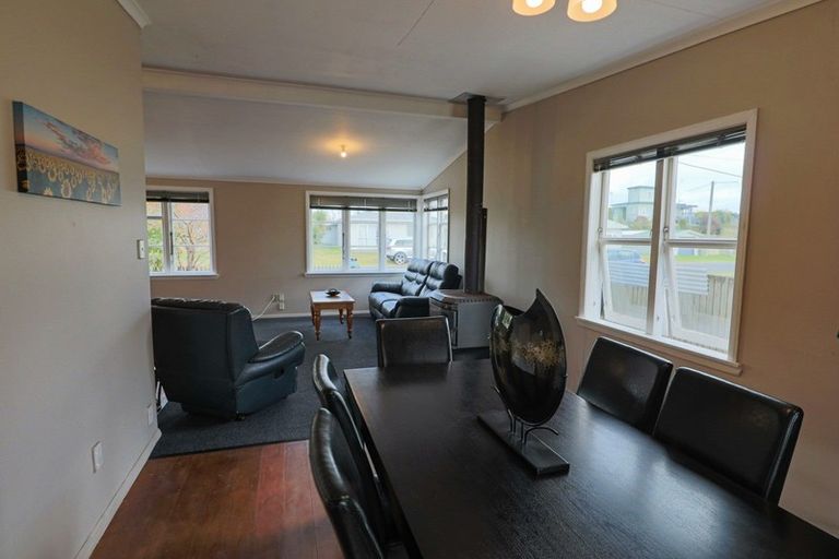 Photo of property in 13 Pratt Avenue, Foxton Beach, Foxton, 4815