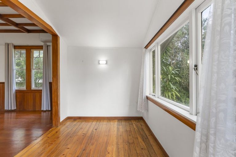 Photo of property in 50 Woodglen Road, Glen Eden, Auckland, 0602