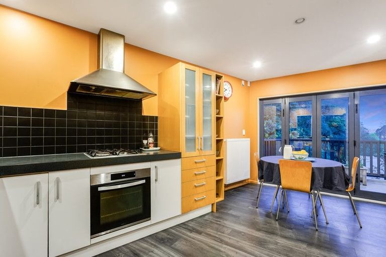 Photo of property in 15 Bank Road, Northland, Wellington, 6012