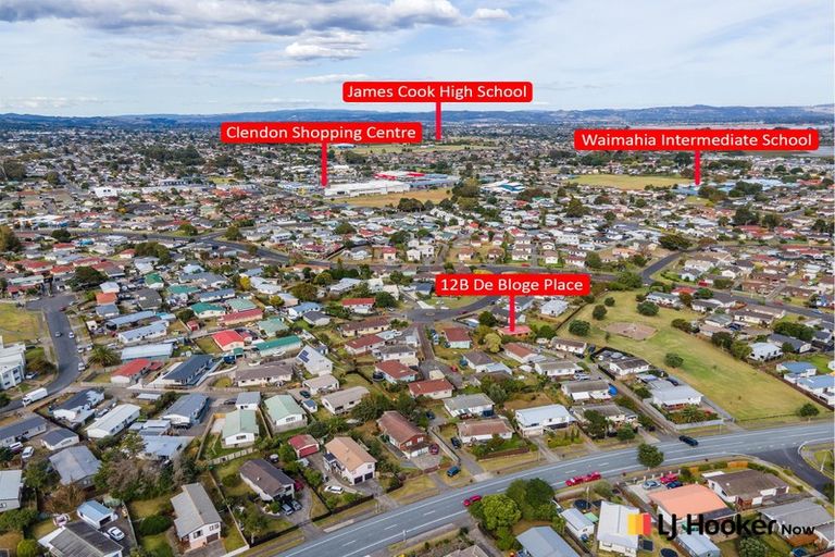 Photo of property in 2/12 De Bloge Place, Clendon Park, Auckland, 2103