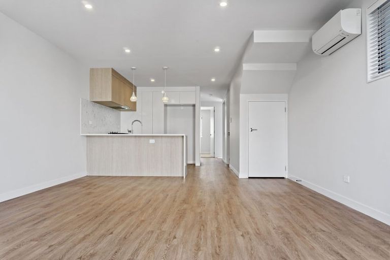 Photo of property in 117 Tarapuka Road, Westgate, Auckland, 0814