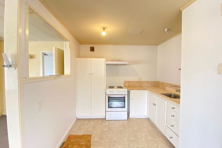 Photo of property in 7a Fairlea Road, Te Atatu South, Auckland, 0610