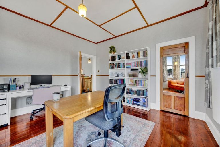 Photo of property in 68 Collins Street, Hawera, 4610