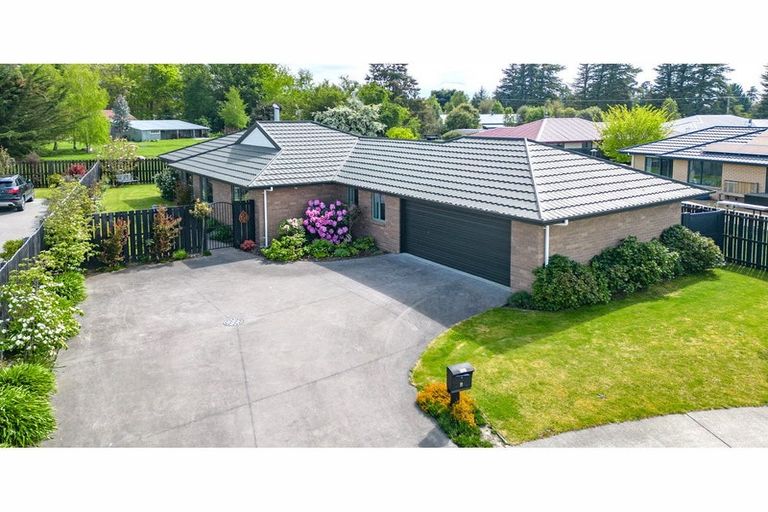 Photo of property in 8 Kereru Close, Oxford, 7430