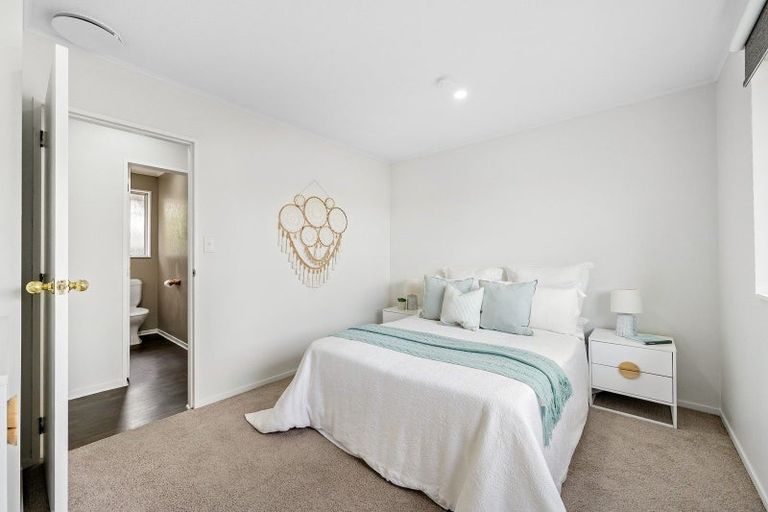 Photo of property in 43 Guadeloupe Crescent, Grenada Village, Wellington, 6037