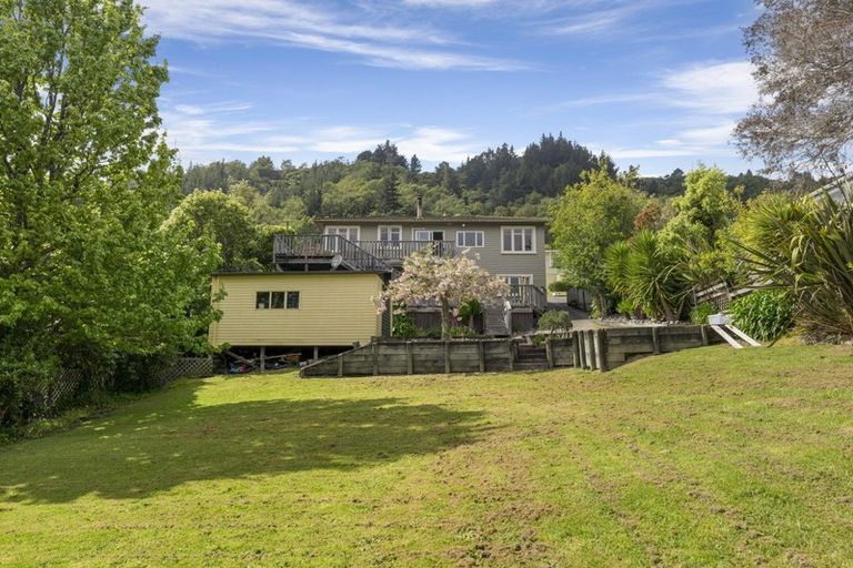 Photo of property in 92 Milton Terrace, Picton, 7220