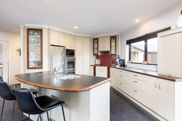 Photo of property in 1167 Devon Road, Bell Block, New Plymouth, 4373