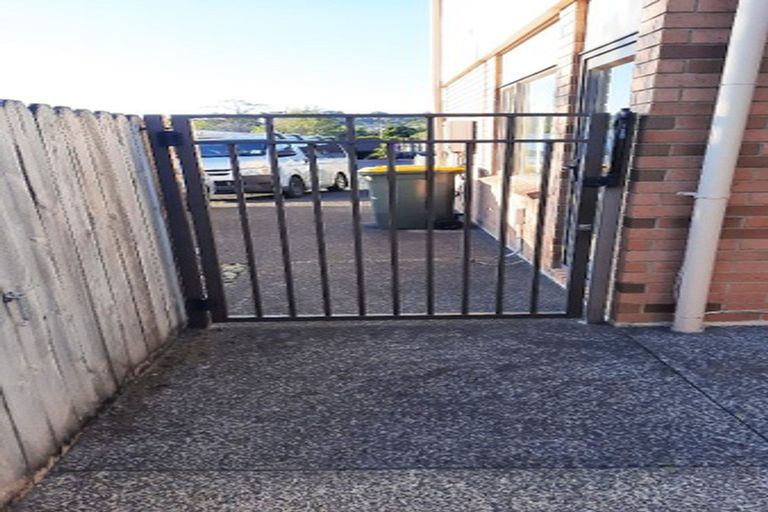 Photo of property in 4 Meridian Court, Oteha, Auckland, 0632