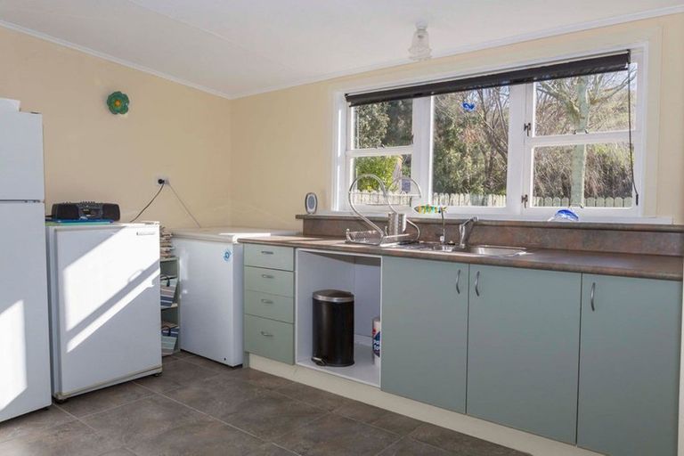 Photo of property in 44 Seaview Road, Herbertville, 4970