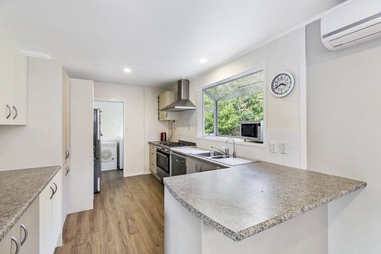 Photo of property in 7 Kilcar Place, Massey, Auckland, 0614