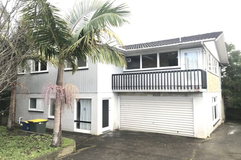 Photo of property in 32 Royal Road, Massey, Auckland, 0614