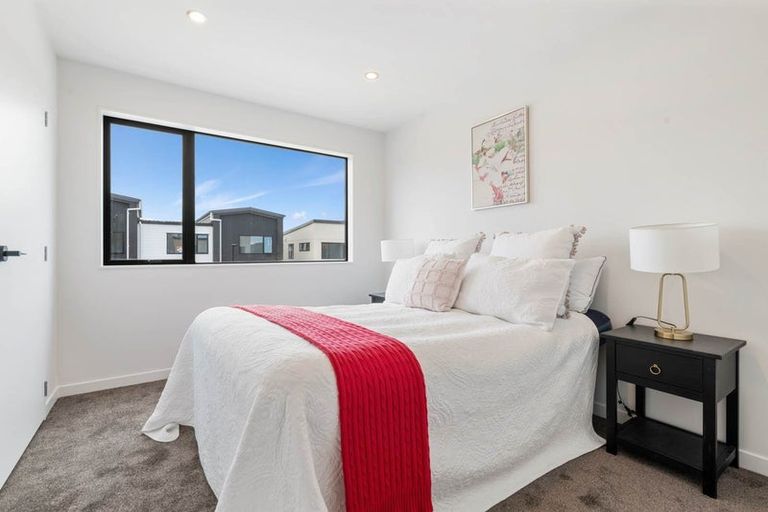 Photo of property in 42 Kiato Lane, Flat Bush, Auckland, 2019