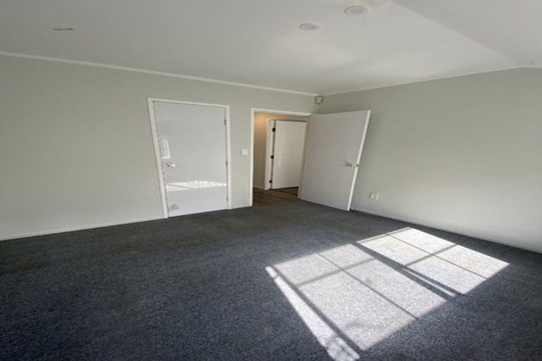 Photo of property in 7 Hamblyn Place, Ranui, Auckland, 0612