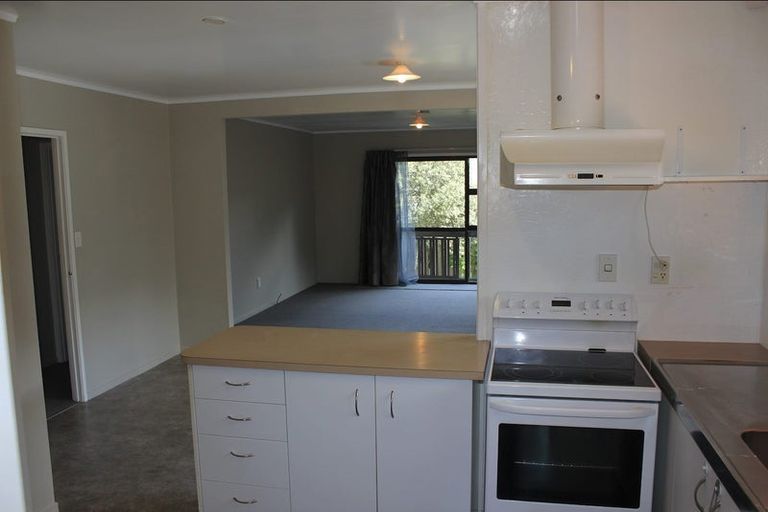 Photo of property in 2/13 Mona Vale, West Harbour, Auckland, 0618