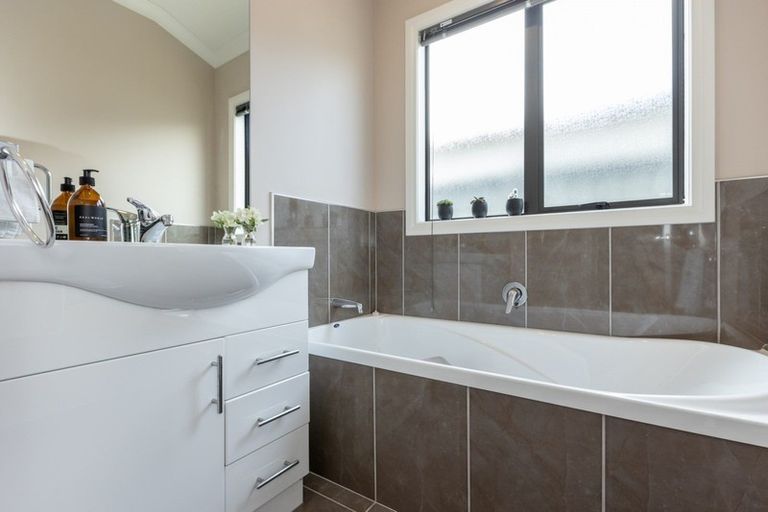 Photo of property in 4 Portland Place, Poraiti, Napier, 4112