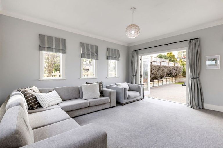 Photo of property in 30 Williams Street, Cambridge, 3434