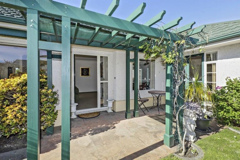 Photo of property in 1b Knightsbridge Place, Taradale, Napier, 4112