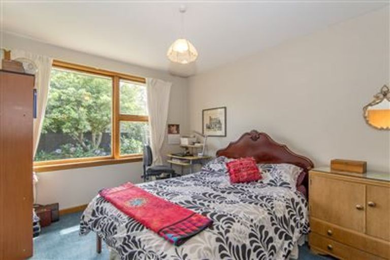Photo of property in 5 Withells Road, Avonhead, Christchurch, 8042