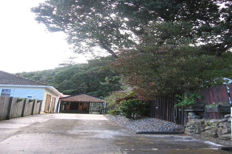 Photo of property in 204a Whites Line East, Waiwhetu, Lower Hutt, 5010