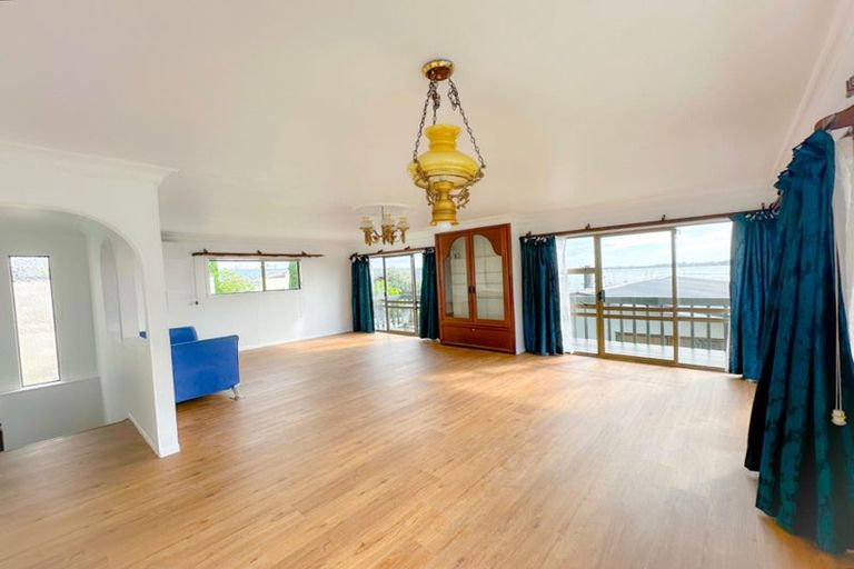 Photo of property in 1/62 The Parade, Bucklands Beach, Auckland, 2012