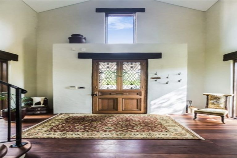 Photo of property in 390 Clevedon Kawakawa Road, Clevedon, Papakura, 2585