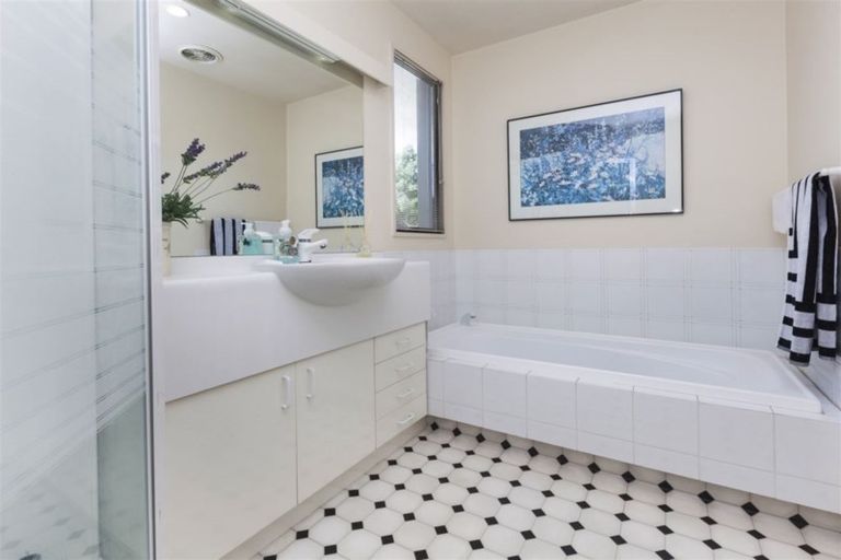 Photo of property in 9a Hamilton Avenue, Ilam, Christchurch, 8041