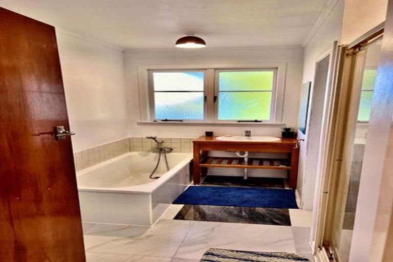 Photo of property in 16 Ambler Avenue, Glen Eden, Auckland, 0602