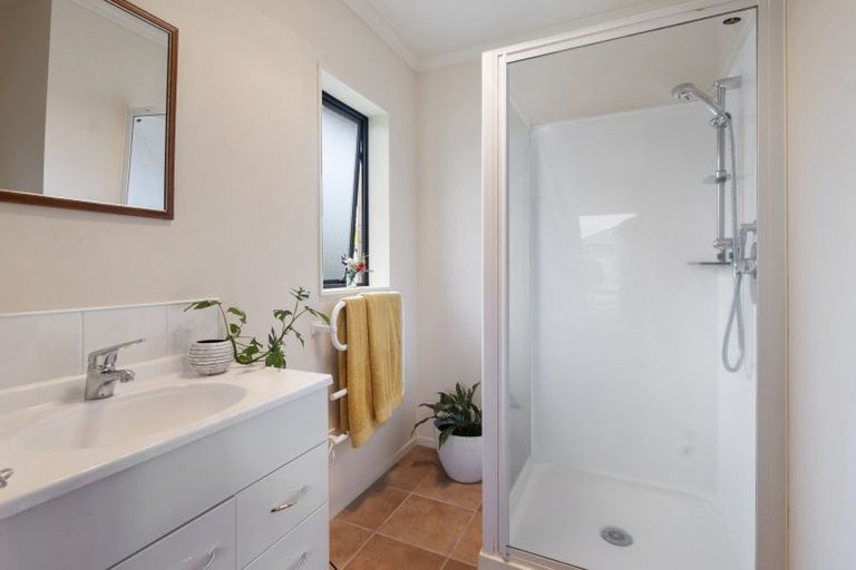 Photo of property in 6 Brookside Close, Highbury, Palmerston North, 4412