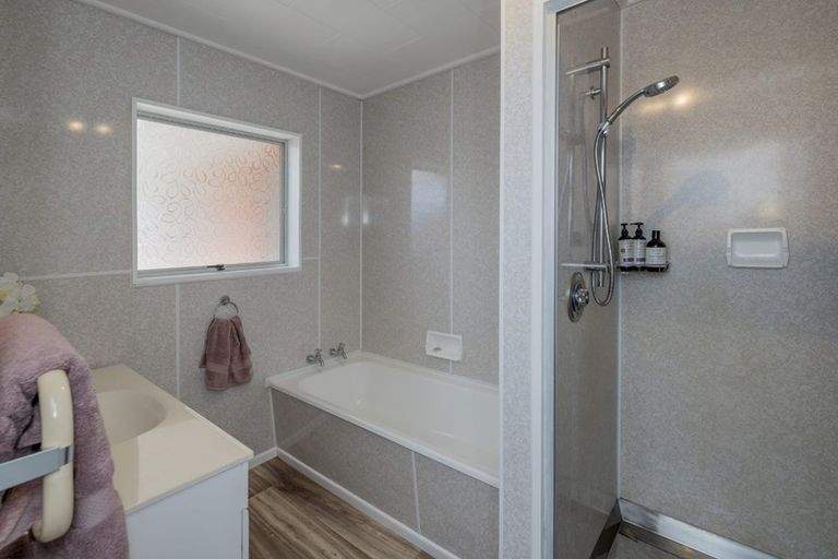 Photo of property in 19 Saint Annes Street, Levin, 5510