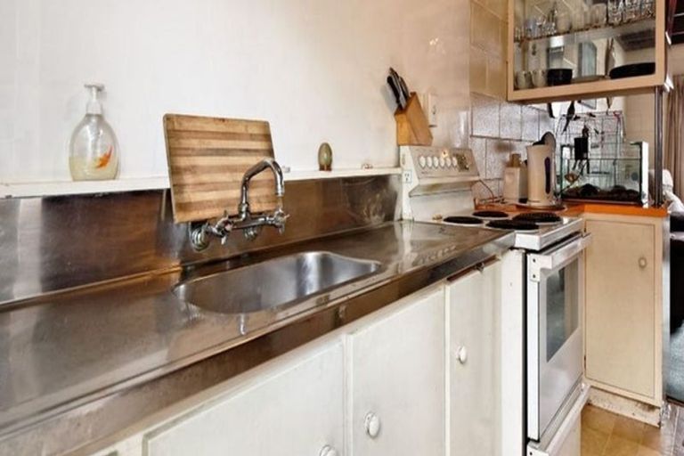 Photo of property in 1/22 Kelston Street, New Lynn, Auckland, 0600