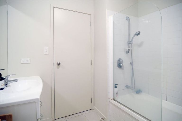 Photo of property in 12/94 Glengarry Road, Glen Eden, Auckland, 0602