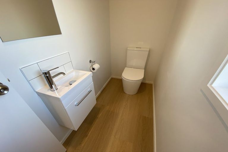 Photo of property in 119b Lynn Road, Bayview, Auckland, 0629