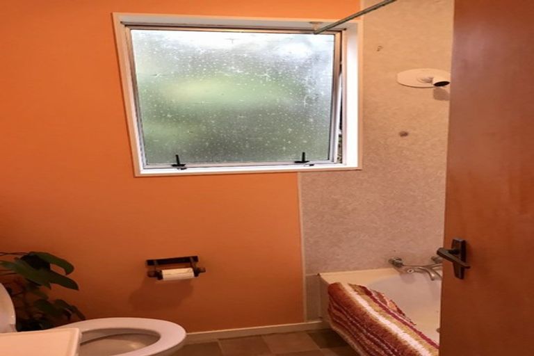 Photo of property in 15e Glen Road, Stokes Valley, Lower Hutt, 5019