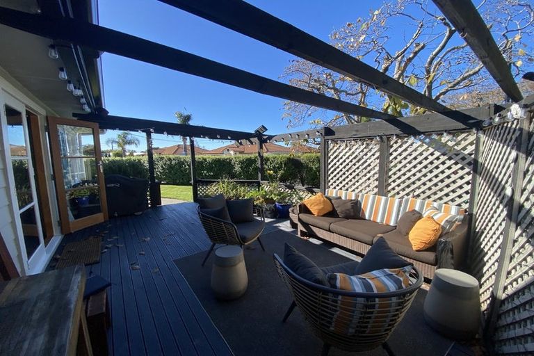 Photo of property in 24 Pembroke Street, Taradale, Napier, 4112