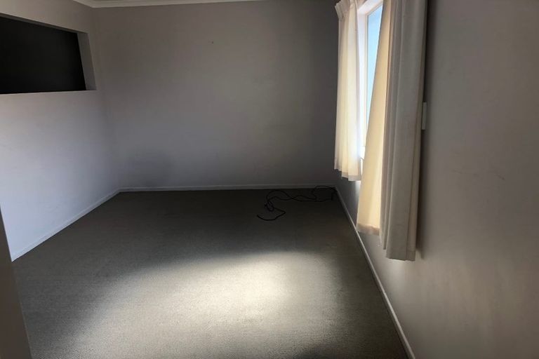 Photo of property in 13 Bushpark Place, Flat Bush, Auckland, 2016