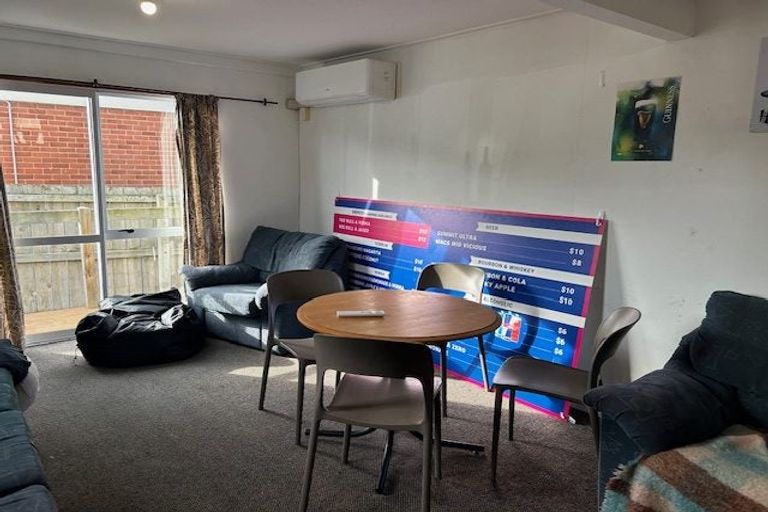 Photo of property in 121 Harbour Terrace, North Dunedin, Dunedin, 9016