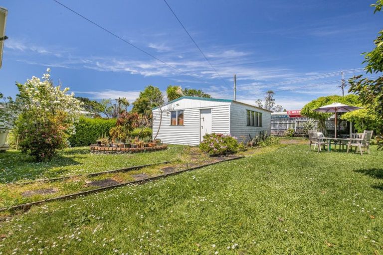 Photo of property in 131 Seabrook Avenue, New Lynn, Auckland, 0600