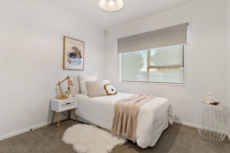Photo of property in 2/7 Eskdale Road, Birkdale, Auckland, 0626