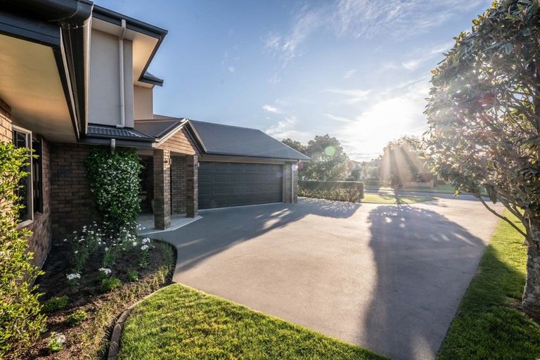 Photo of property in 8 Cooper Crescent, Cambridge, 3434