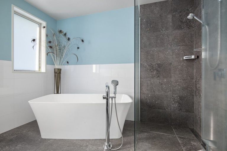 Photo of property in 34 Oceania Place, Mellons Bay, Auckland, 2014